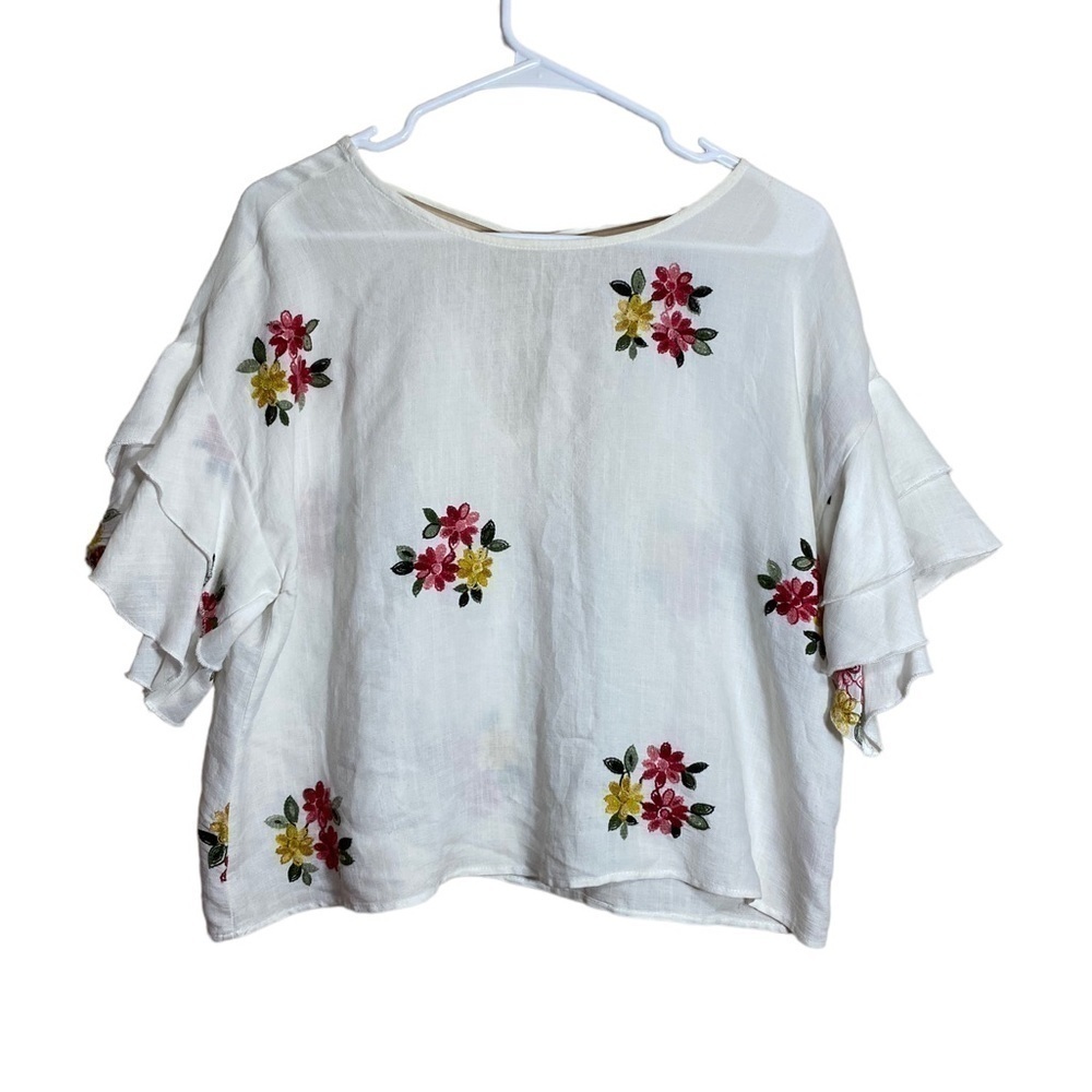 Forever 21 Contemporary Ivory Flower Embroidery Ruffle Sleeve Medium Flowy Top E